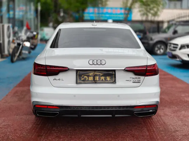 Audi A4L — Фото автомобиля 3