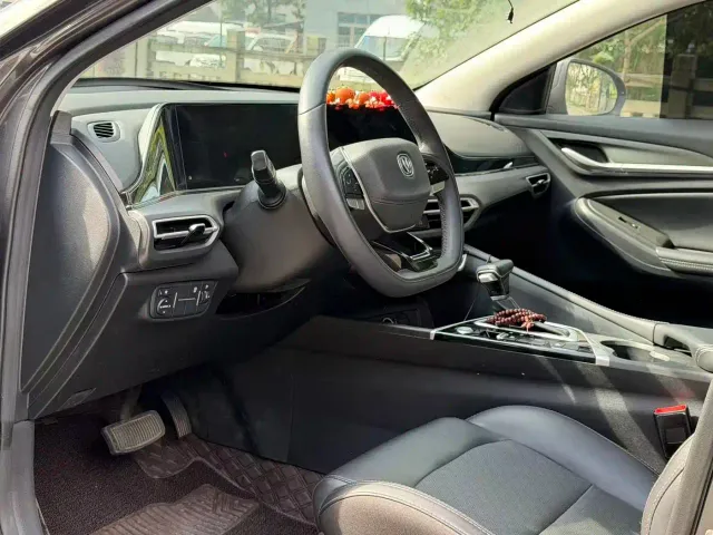 Changan Eado — Фото автомобиля 3