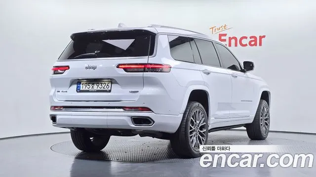 Jeep Cherokee — Фото автомобиля 2