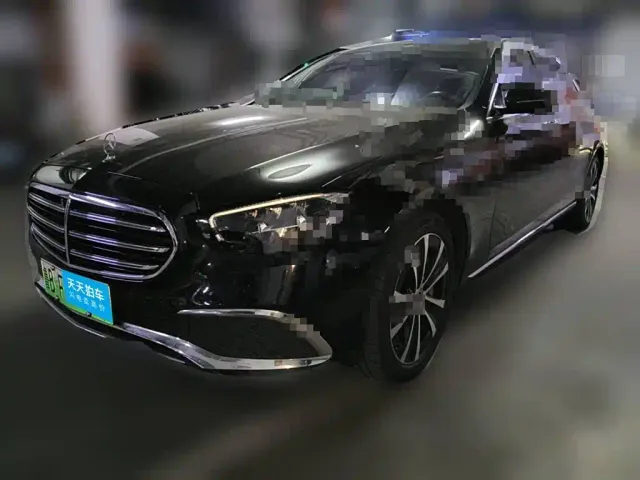 Фотография автомобиля — Mercedes-Benz E-Class