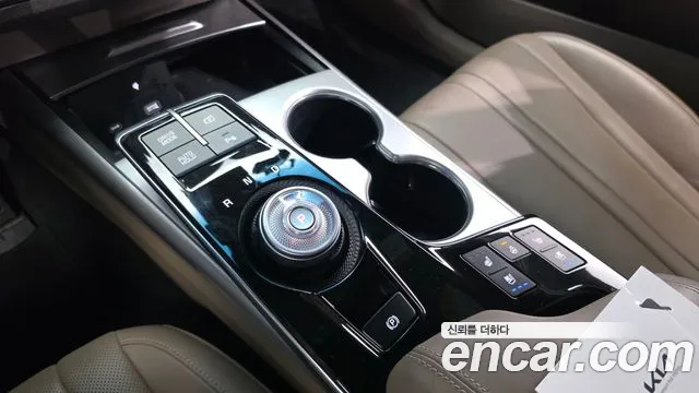 Kia K8 Hybrid — Фото автомобиля 12