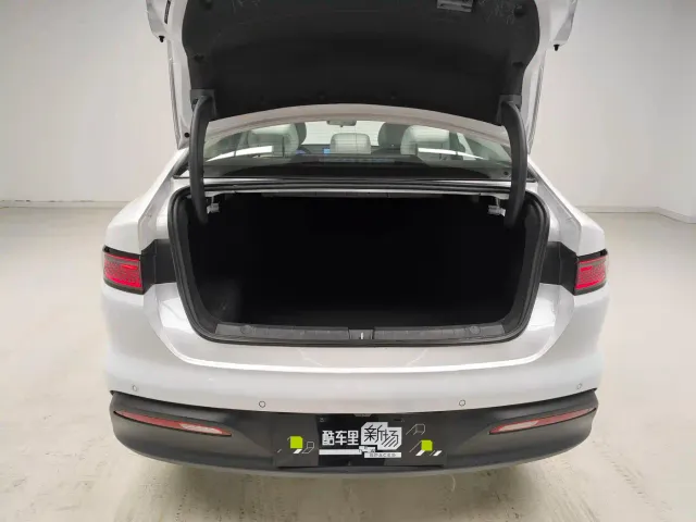 BYD Seal 05 DM-i — Фото автомобиля 10