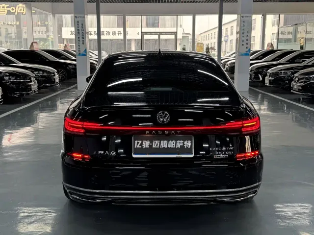 Volkswagen Passat — Фото автомобиля 9