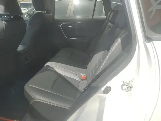 Toyota RAV4 — Фото автомобиля 16