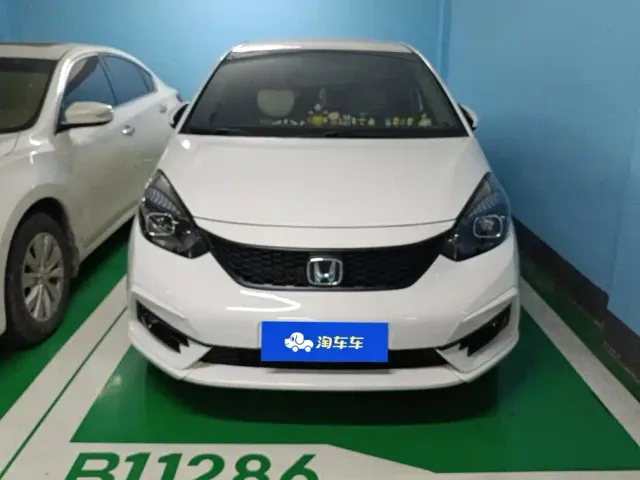 Honda Fit — Фото автомобиля 2