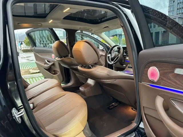 Mercedes-Benz E-Class — Фото автомобиля 11