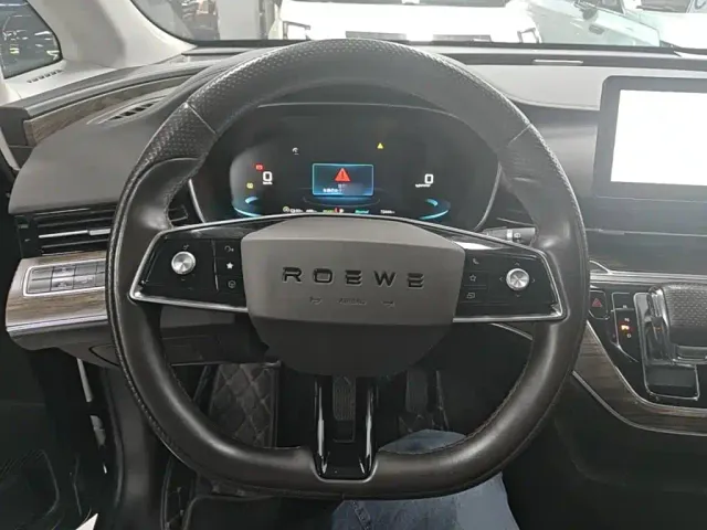 Roewe iMAX8 — Фото автомобиля 10