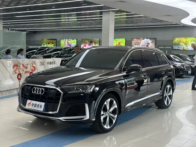 Фотография автомобиля — Audi Q7