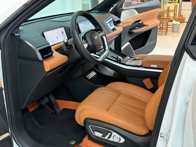 Xpeng G9 — Фото автомобиля 5