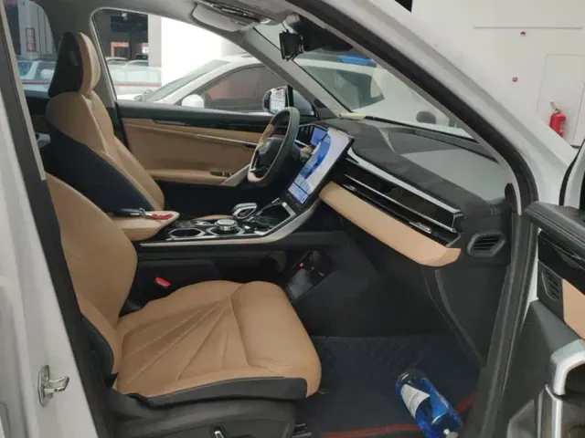 Geely Boyue L — Фото автомобиля 8