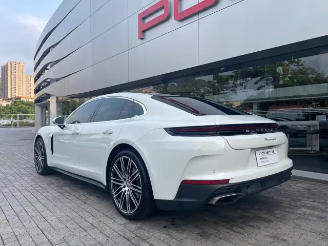 Porsche Panamera — Фото автомобиля 3