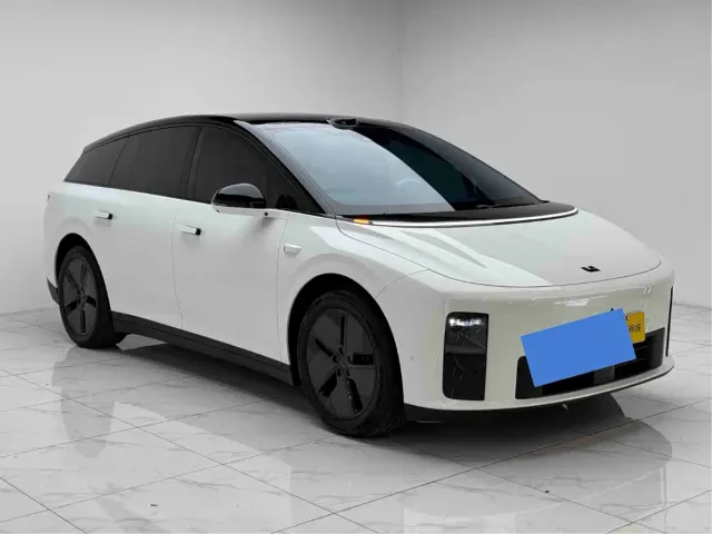 Li Auto i6 — Фото автомобиля 3