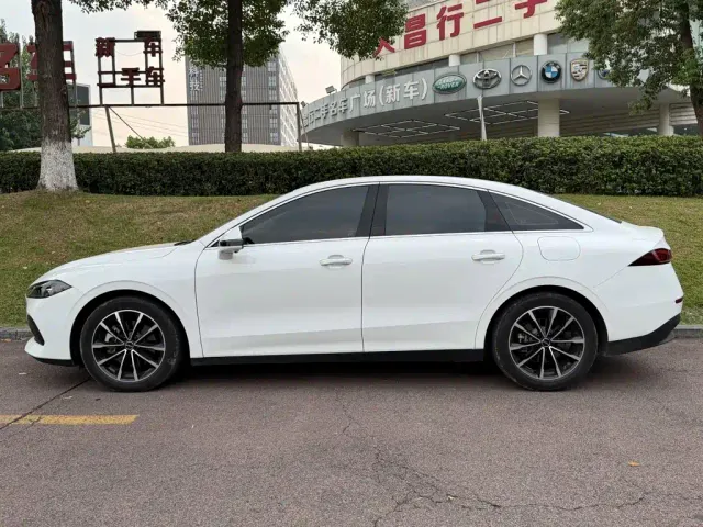 Roewe D7 — Фото автомобиля 3