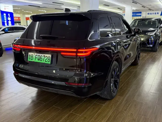 Li Auto ONE — Фото автомобиля 6