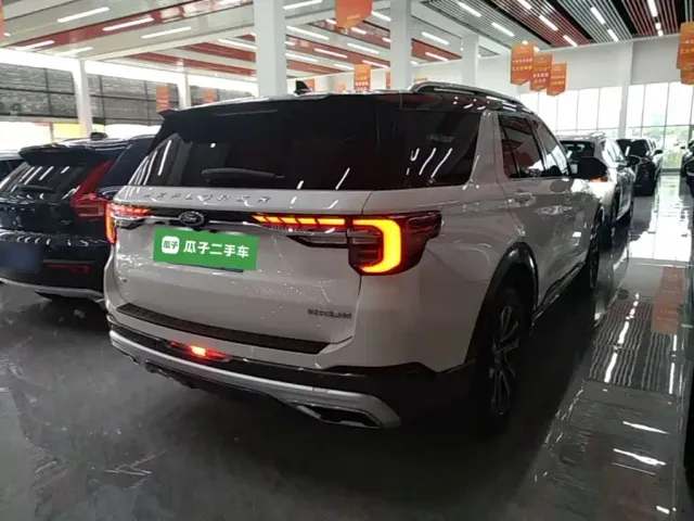 Ford Explorer — Фото автомобиля 6