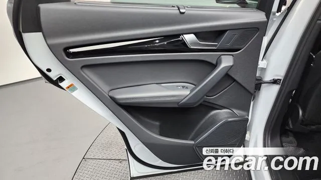 Audi Q5 45 TFSI quattro Premium — Фото автомобиля 6