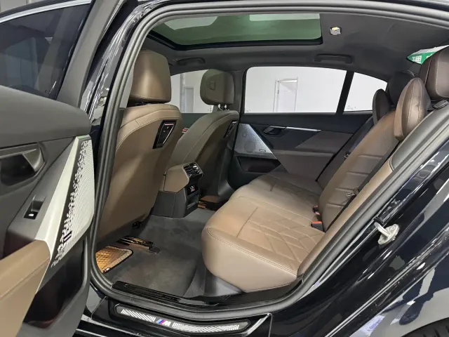 BMW 5 Series — Фото автомобиля 6