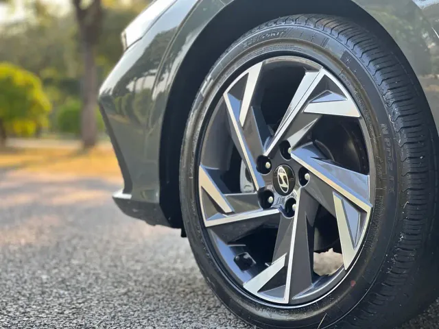 Hyundai Elantra — Фото автомобиля 13