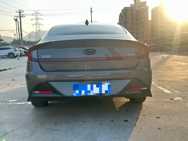 Hyundai Sonata — Фото автомобиля 15