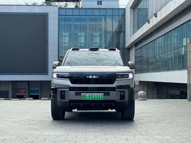 BYD FangChengBao Leopard 8 — Фото автомобиля 2