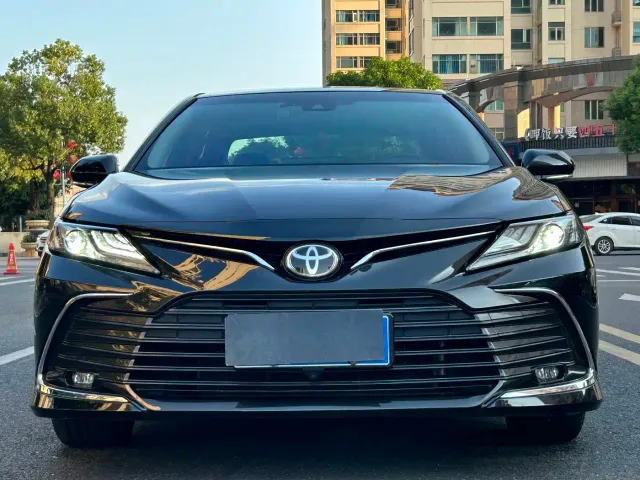 Toyota Camry — Фото автомобиля 2