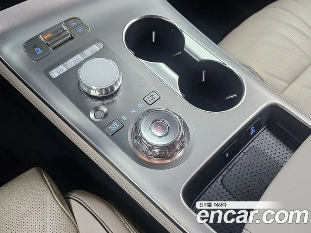 Genesis GV70 — Фото автомобиля 9