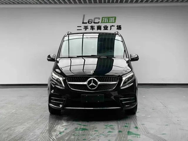 Mercedes-Benz V-Class — Фото автомобиля 2
