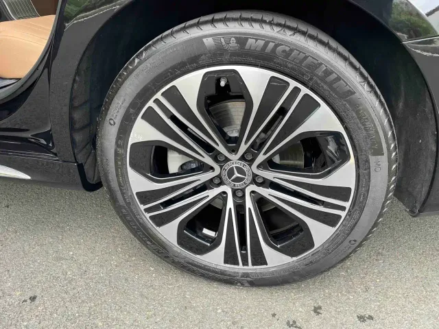 Mercedes-Benz E-Class — Фото автомобиля 16