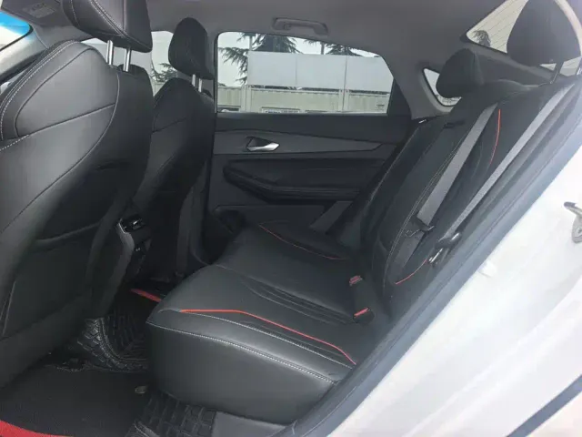 Geely Binrui — Фото автомобиля 10