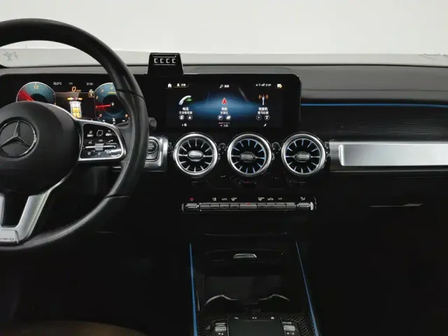 Mercedes-Benz GLB-Class — Фото автомобиля 12