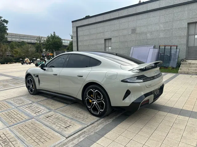 Xiaomi SU7 — Фото автомобиля 11