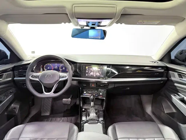Volkswagen Passat — Фото автомобиля 12