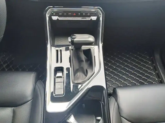 Wuling Asta — Фото автомобиля 13