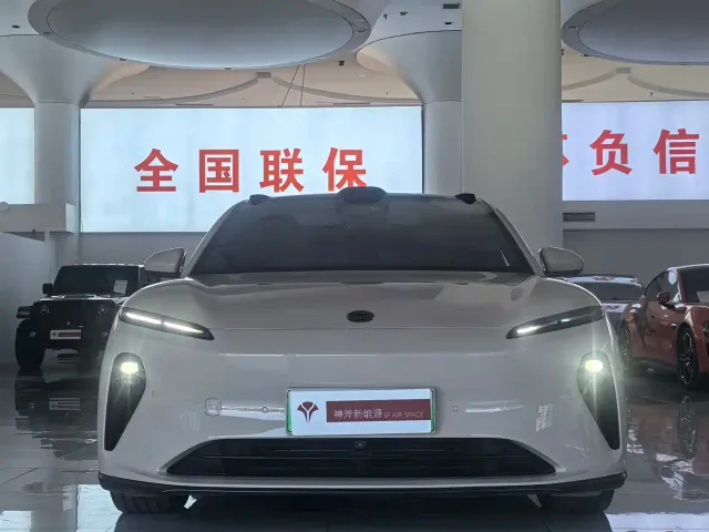 Nio ET5 Touring — Фото автомобиля 2