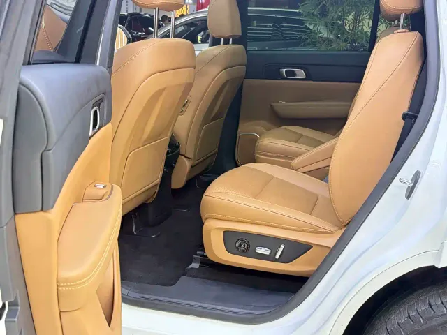 Li Auto ONE — Фото автомобиля 5