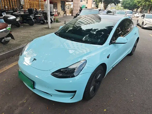 Фотография автомобиля — Tesla Model 3