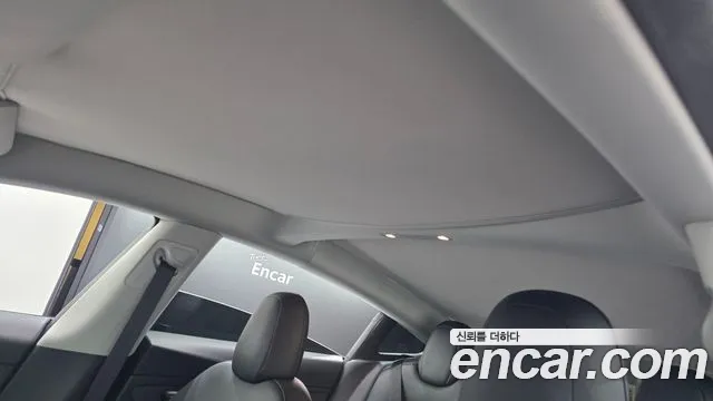 Tesla Model 3 — Фото автомобиля 20