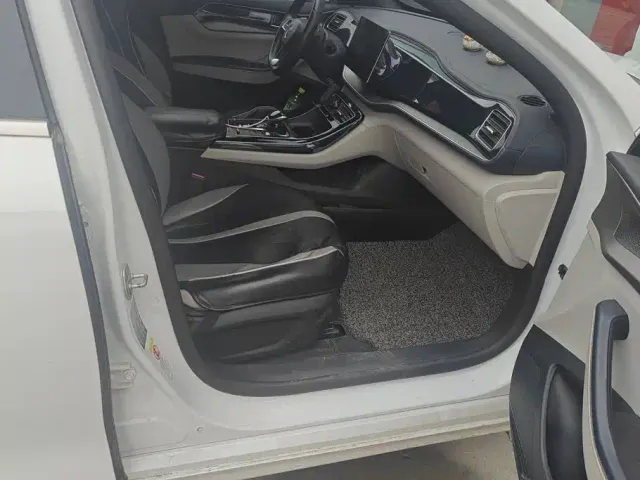 BYD Qin PLUS — Фото автомобиля 8