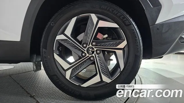 Hyundai Tucson Tucson (NX4) Дизель 2.0 2WD — Фото автомобиля 21