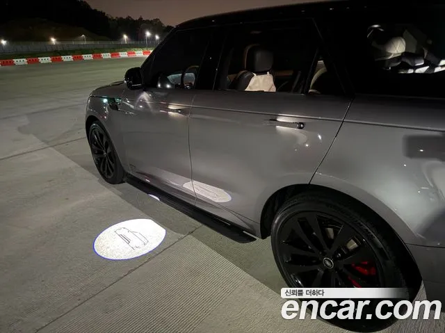 Land Rover Range Rover Sport — Фото автомобиля 15