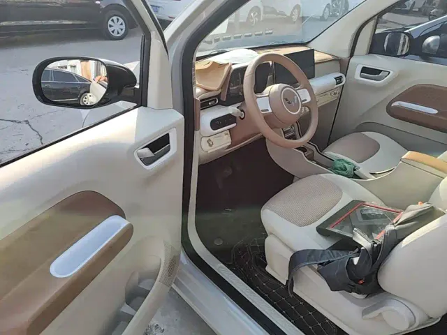 Wuling Hongguang Mini EV — Фото автомобиля 15