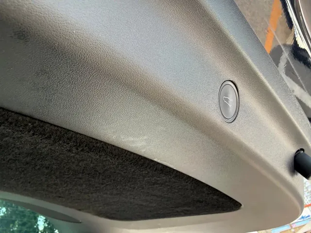 Tesla Model Y — Фото автомобиля 16