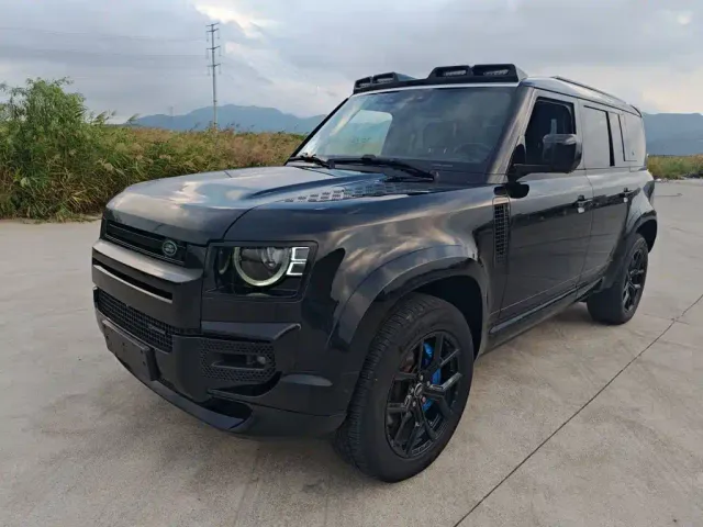 Land Rover Defender — Фото автомобиля 4