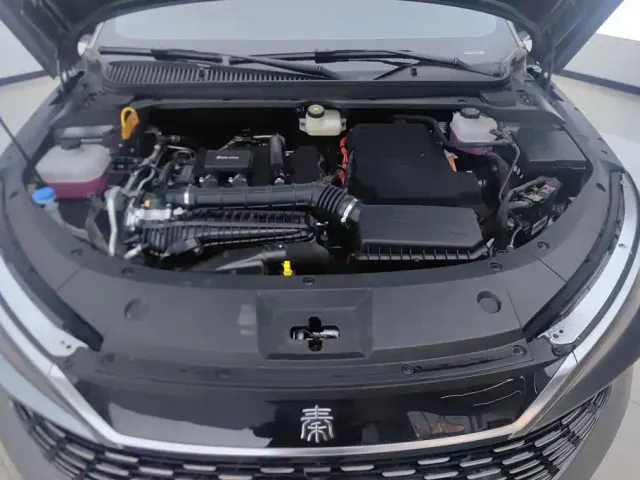 BYD Qin L — Фото автомобиля 10