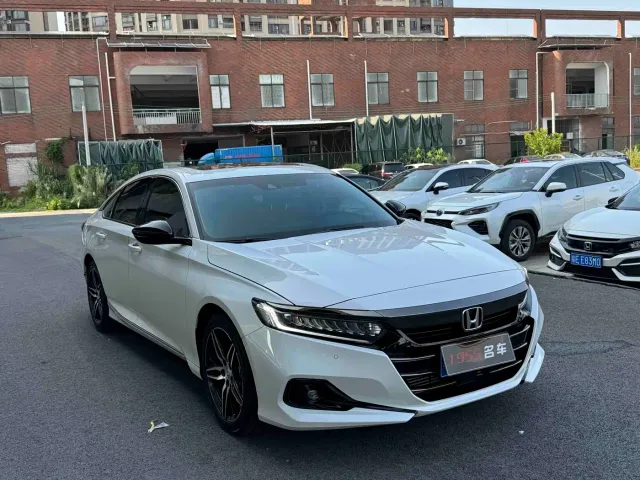 Honda Accord — Фото автомобиля 3