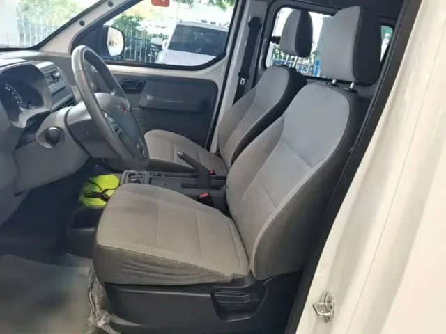 Wuling Yangguang — Фото автомобиля 10