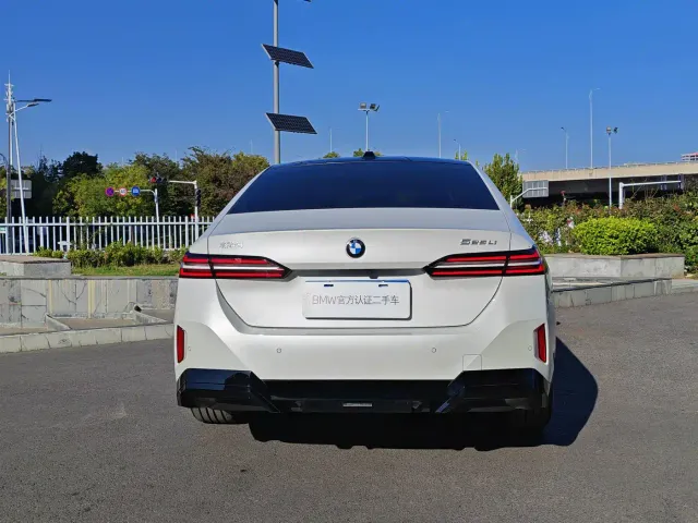 BMW 5 Series — Фото автомобиля 7
