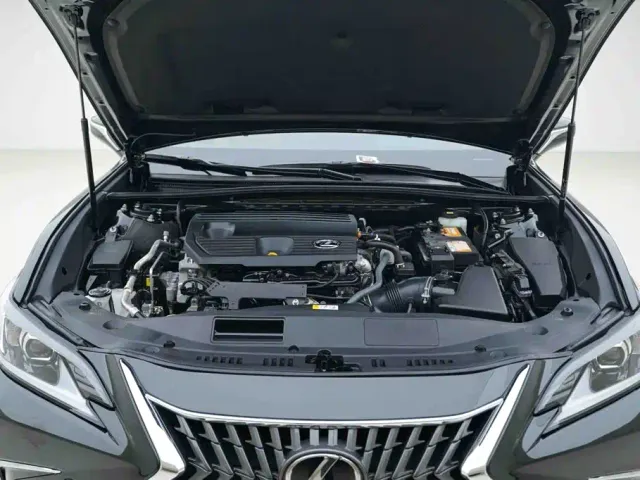 Lexus ES — Фото автомобиля 6