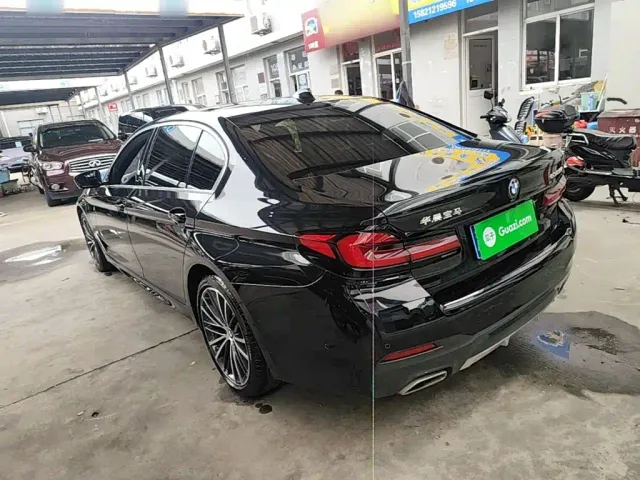BMW 5 Series — Фото автомобиля 4