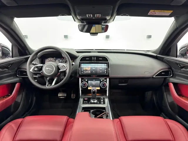 Jaguar XEL — Фото автомобиля 9